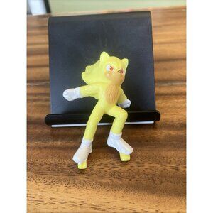 Sega Sonic The Hedgehog Yellow 3" Tall Plastic Toy Figure Cake Topper Decoration